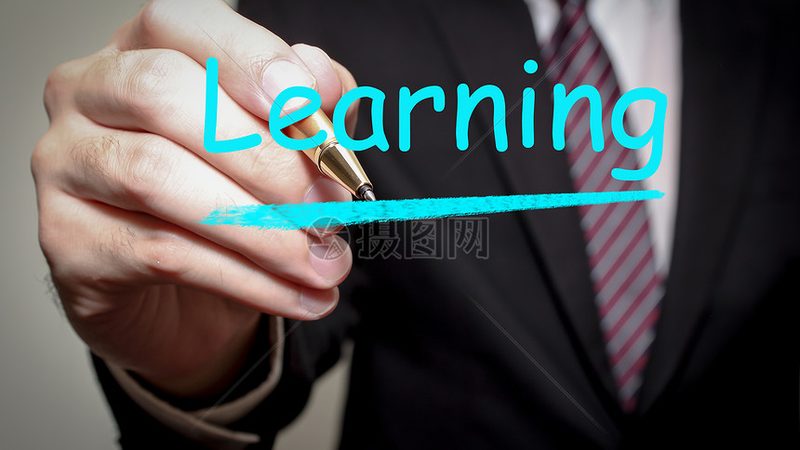 在挑选适合中小学生的网课平台时，家长和学生们需要关注以下几个关键点：
